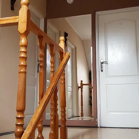 Dom Pod Lasem Maison d'hôtes *
